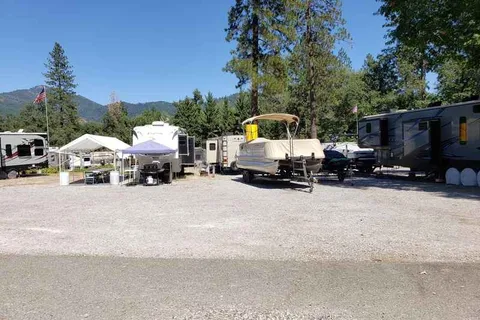 Lakeshore Villa RV Park