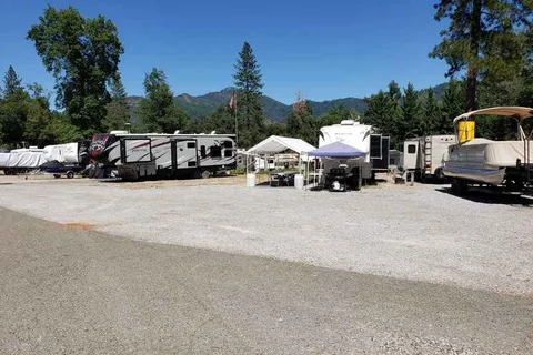 Lakeshore Villa RV Park