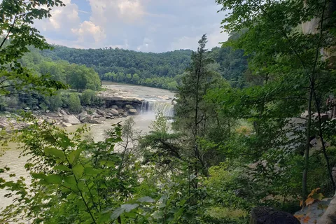 Cumberland Falls State Park - Cliffy