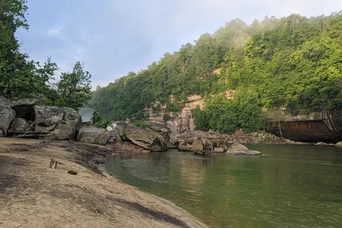 Cumberland Falls State Park - Cliffy