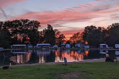 Leafy Oaks RV Park and Campground