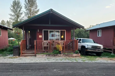 Henleys Silver Lake Resort Campground