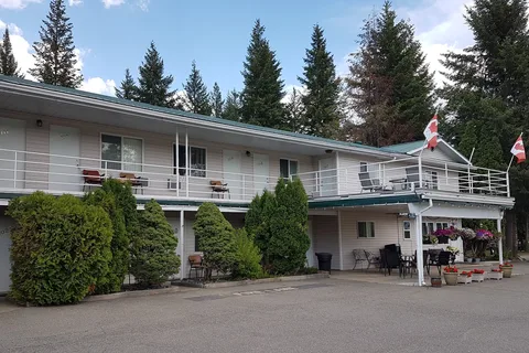 Clearwater Country Inn and RV Park