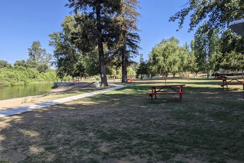 Lindy's Landing RV Resort And Campground