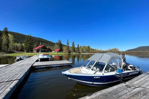 Canim Lake Resort