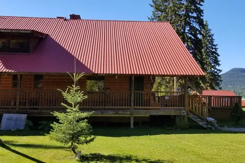 Canim Lake Resort