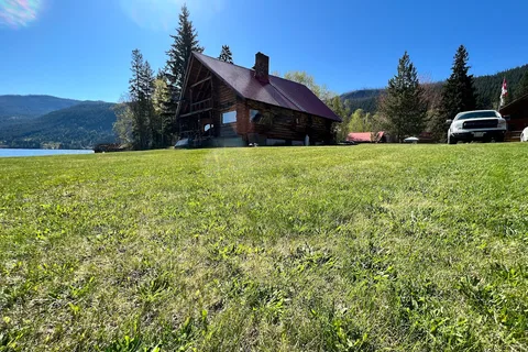 Canim Lake Resort