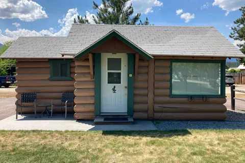 Travellers Rest Cabins and RV Park
