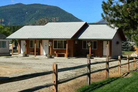 Travellers Rest Cabins and RV Park