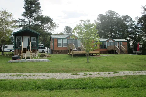 Spacious Skies Peach Haven