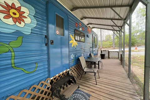 Four Paws Kingdom Campground and Dog Retreat