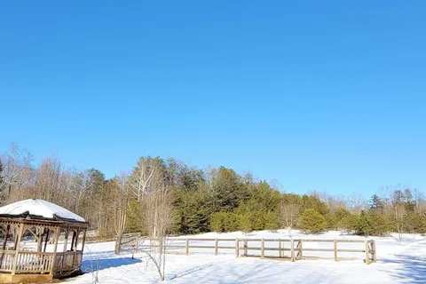 Four Paws Kingdom Campground and Dog Retreat