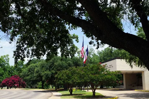 Mineola Civic Center and RV Park