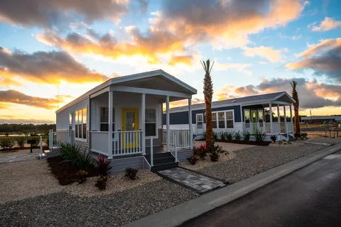 Camp Margaritaville RV Resort and Cabana Cabins Auburndale