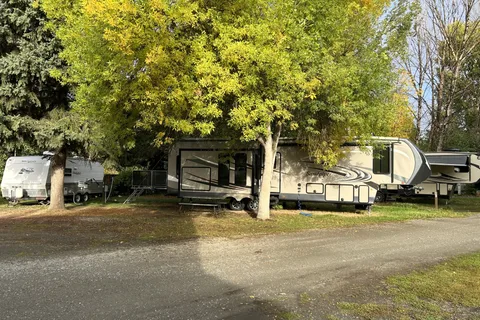 Carriage House Inn and RV Park