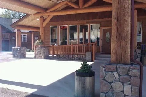 Carriage House Inn and RV Park
