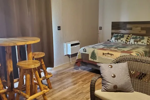 Carriage House Inn and RV Park