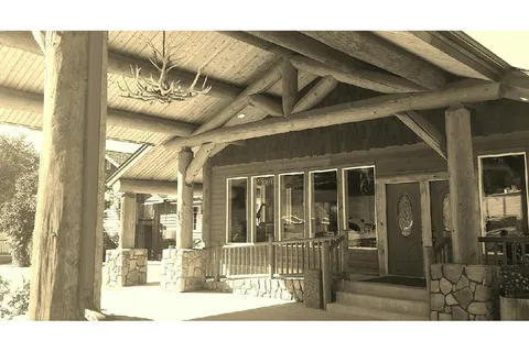 Carriage House Inn and RV Park