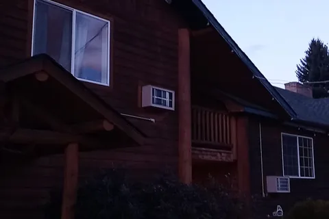 Carriage House Inn and RV Park
