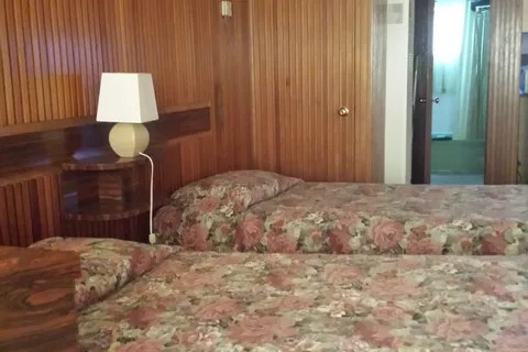 Airport Inn Motel and RV Park