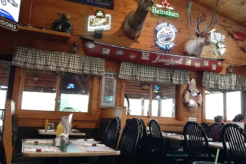 Captain Dan's Crows Nest Resort