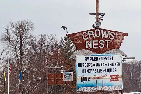 Captain Dan's Crows Nest Resort