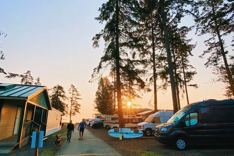 Saratoga Beach Resort
