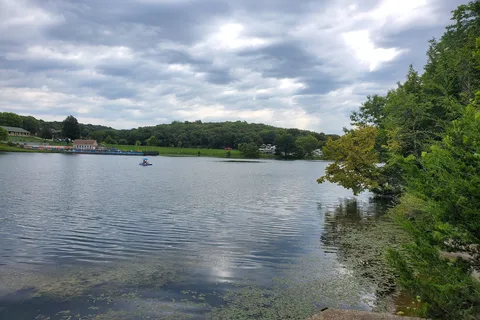 Lake Paradise Resort