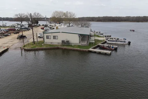 Lake Palestine Resort