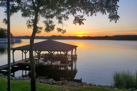 Lake Palestine Resort