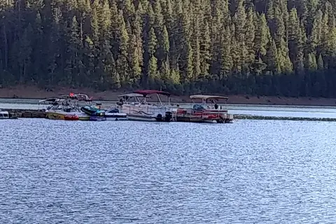 Pinewood Cove Resort on Trinity Lake