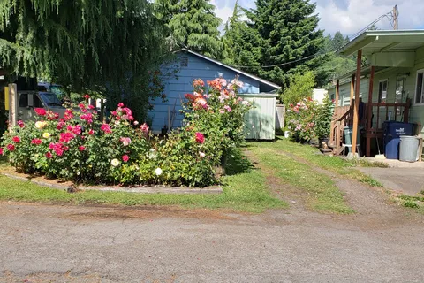 Eugene Mobile and RV Village
