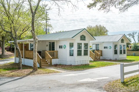 Holiday Trav-L-Park Resort For Campers