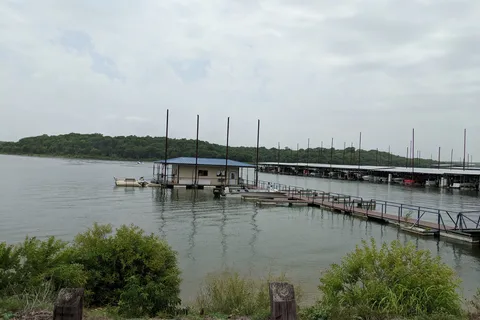 Little Glasses Resort and Marina