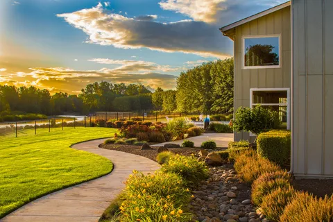 Life Northwest RV and Lodging