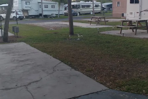 River Oaks RV Resort