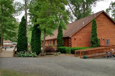 Niagara's Lazy Lakes Camping Resort