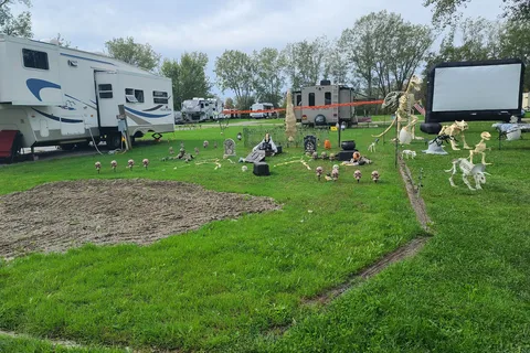 Niagara's Lazy Lakes Camping Resort