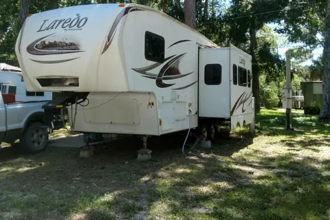 Eleanor Oaks RV Park