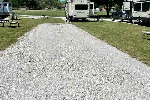 A Country Charm RV & Cabins