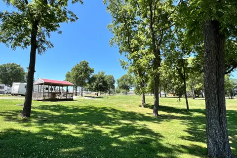 A Country Charm RV & Cabins