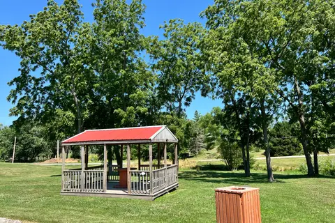 A Country Charm RV & Cabins