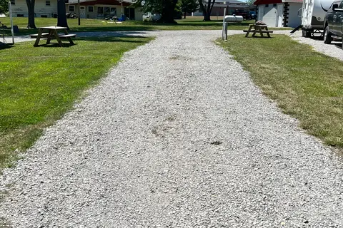A Country Charm RV & Cabins
