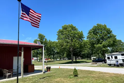 A Country Charm RV & Cabins