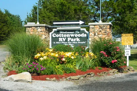 Cottonwoods RV Park