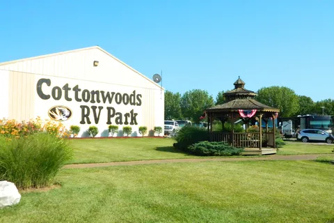 Cottonwoods RV Park