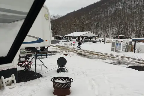 Eagle's Nest Campground