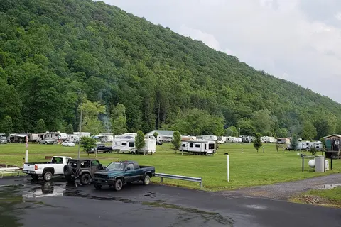 Eagle's Nest Campground