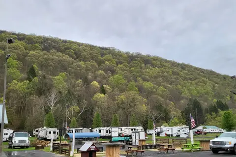 Eagle's Nest Campground