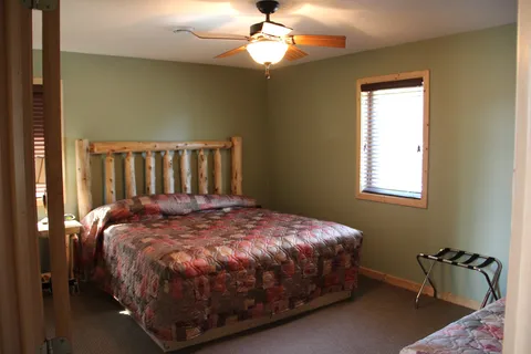 Sportsman's Lodge